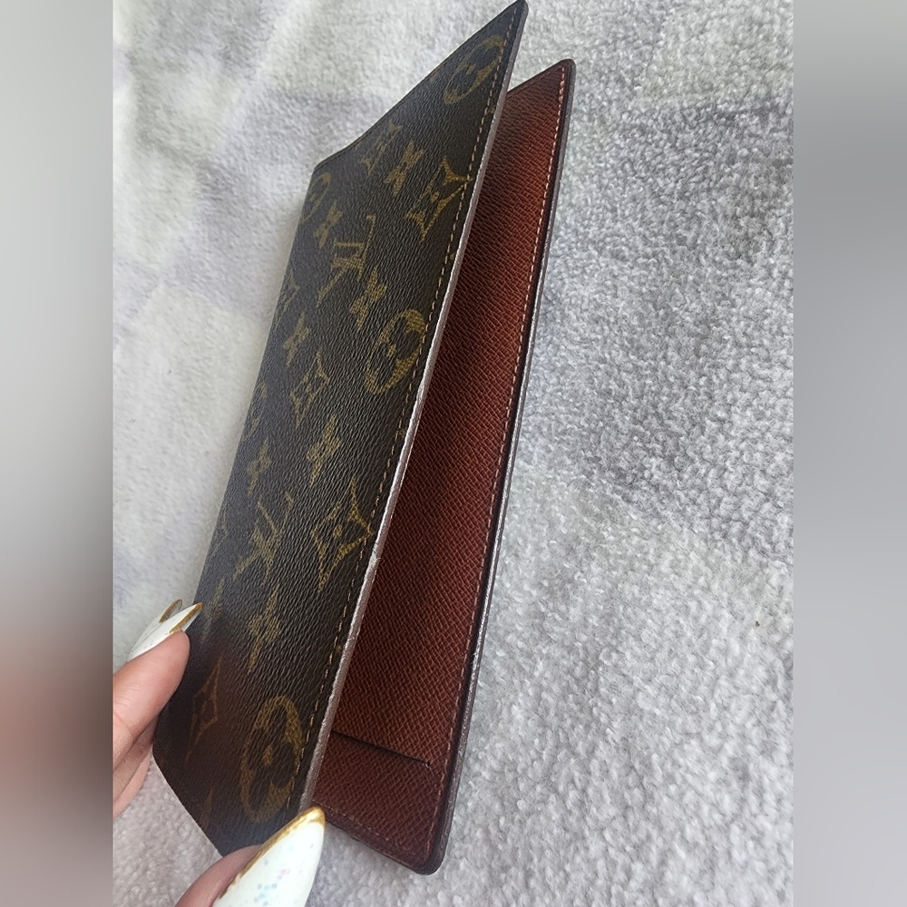 Authentic Louis Vuitton Monogram bi fold wallet - Picture 7 of 12